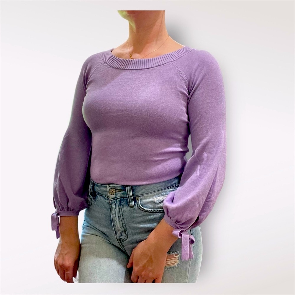 White House Black Market lavender knit top/ sweater long sleeve size XS